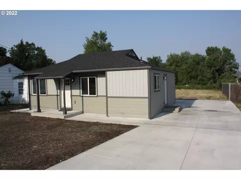 1550 NE Morris St, Roseburg, OR 97470