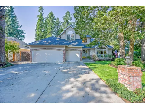 807 SE 63rd Dr, Hillsboro, OR 97123