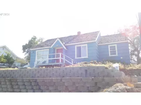 811 SE 3rd St, Pendleton, OR 97801 photo 1