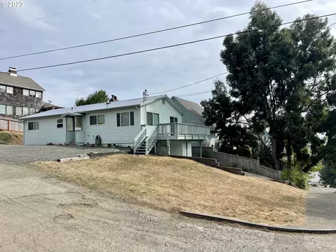 1290 Commercial Ave, Coos Bay, OR 97420
