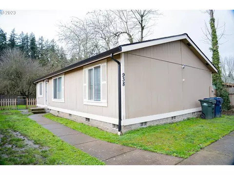 938 Water St, Springfield, OR 97477
