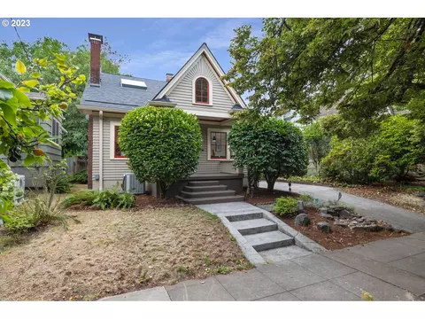 3416 SE Washington St, Portland, OR 97214