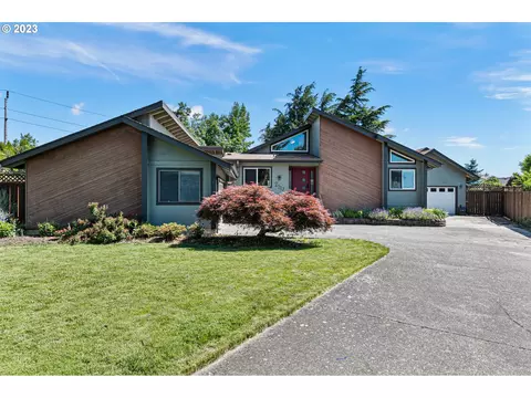 2117 7th St, Springfield, OR 97477