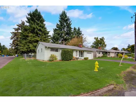 5607 SE Waymire St, Milwaukie, OR 97222