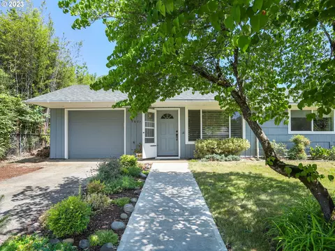 9807 SE Cora St, Portland, OR 97266