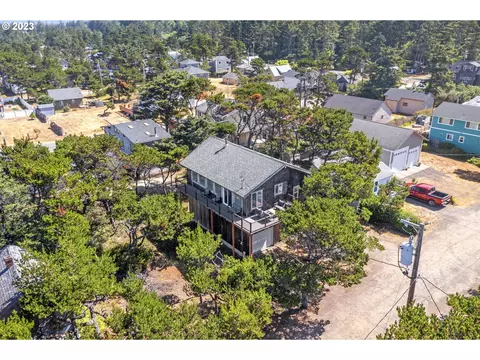 5800 Coates Ave, Cloverdale, OR 97112