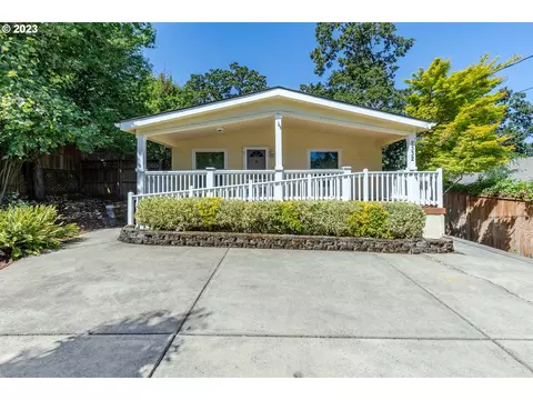 2332 Cleveland St, Eugene, OR 97405