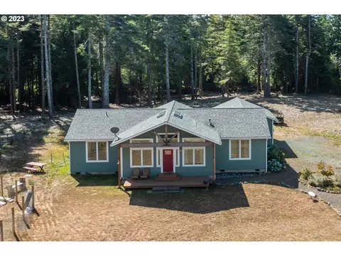 89044 Hemlock Ln, Bandon, OR 97411