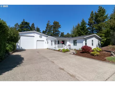 115 Pine Tree Loop, Florence, OR 97439