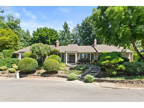 7 Cellini Ct, Lake Oswego, OR 97035