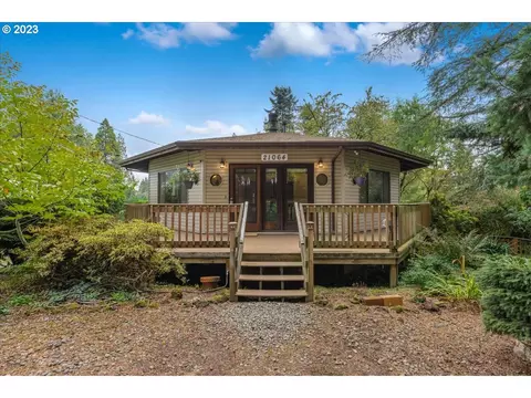 21064 Liberty St NE, Aurora, OR 97002