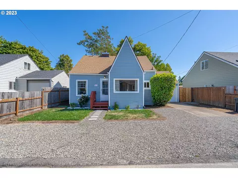 912 Edina Ln NE, Salem, OR 97301