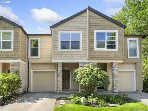 8232 NE Sydney St, Hillsboro, OR 97006