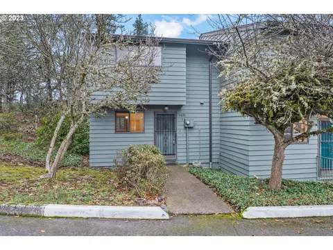 4431 Fox Hollow Rd #1, Eugene, OR 97405