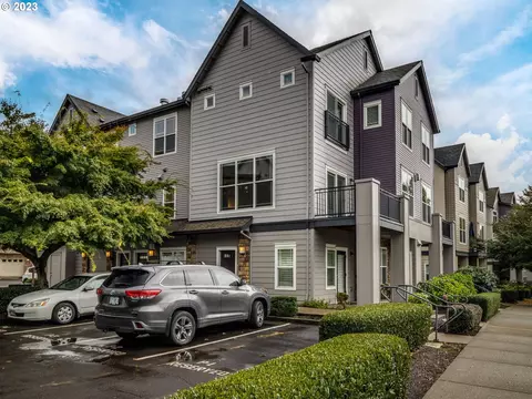10829 NE Red Wing Way #204, Beaverton, OR 97006