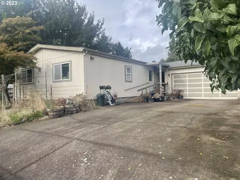 1647 Harbor Dr, Springfield, OR 97477