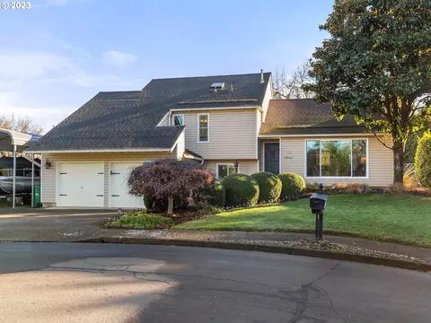 3865 SE Licyntra Ln, Milwaukie, OR 97222