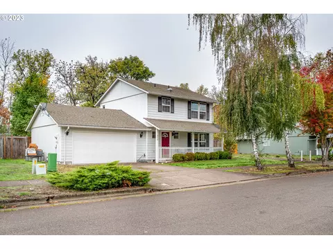 906 W D St, Lebanon, OR 97355