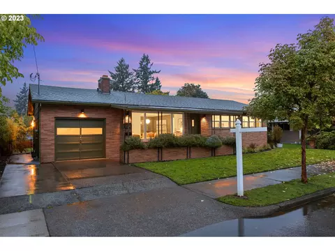 5025 NE Campaign St, Portland, OR 97218