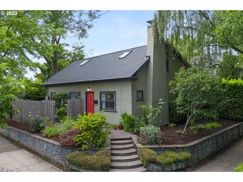 1535 SE Rhine St, Portland, OR 97202