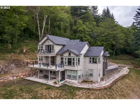 28112 NE 66th St, Camas, WA 98607