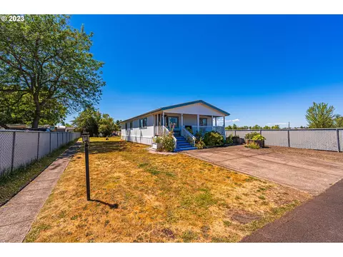 1415 S Bertelsen Rd #158, Eugene, OR 97402