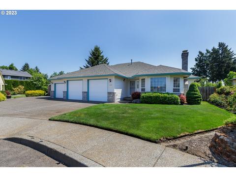 1820 N Laurelwood Loop, Canby, OR 97013
