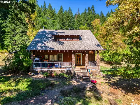 72796 Shoestring Rd, Cottage Grove, OR 97424