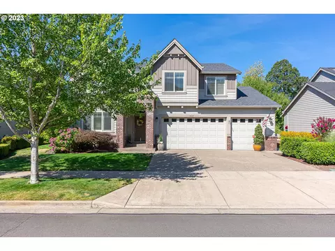 521 N The Greens Ave, Newberg, OR 97132