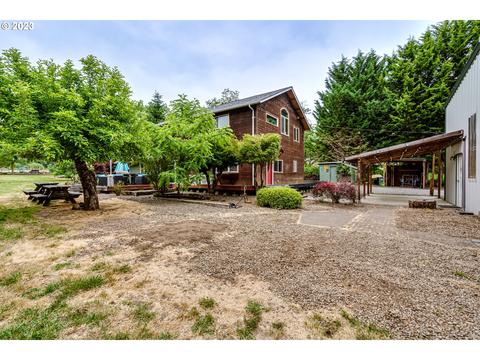 28120 Royal Ave, Eugene, OR 97402