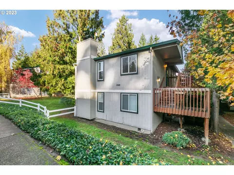 1500 NE 72nd St #2, Vancouver, WA 98665