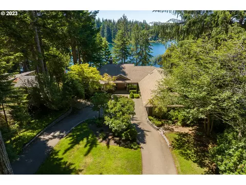 5600 Shady Ln, Florence, OR 97439