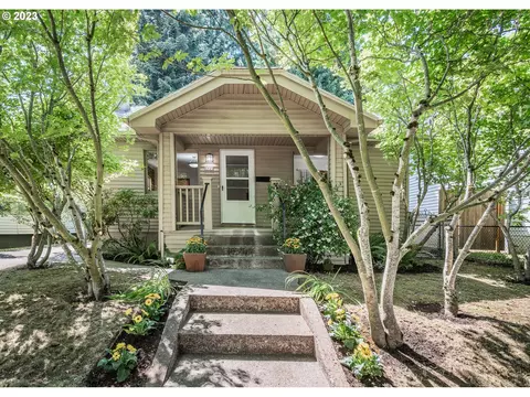 5925 N Burrage Ave, Portland, OR 97217