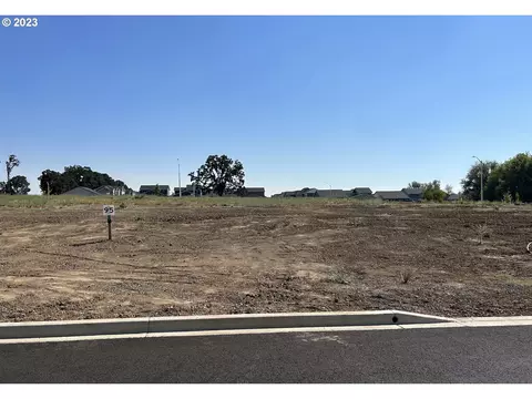 1576 NW Jackson St #95, Mcminnville, OR 97128