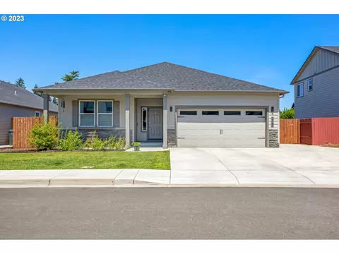 1740 Dotie Dr, Springfield, OR 97477