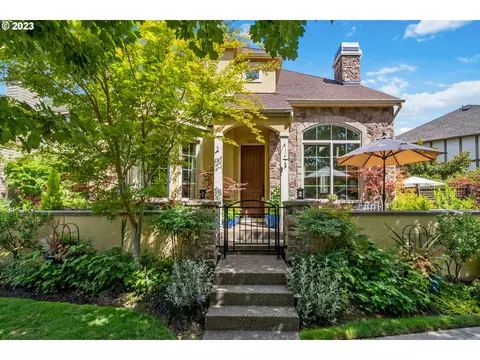 12009 SW Lausanne St, Wilsonville, OR 97070