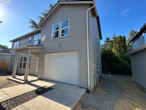 15547 SE Yamhill St #A, Portland, OR 97233