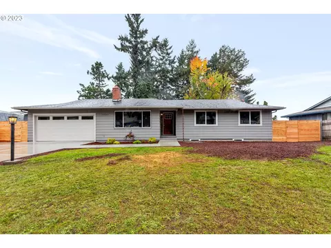 17525 SE Colina Vista Ave, Milwaukie, OR 97267