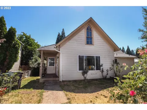 208 SE Maple St, Hillsboro, OR 97123