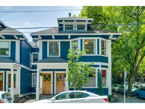 2186 NW Kearney St, Portland, OR 97210