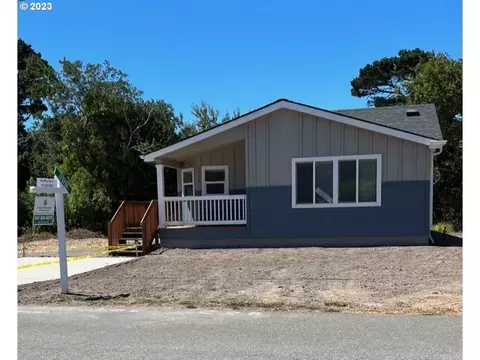 1326 Baltimore Ave SE, Bandon, OR 97411