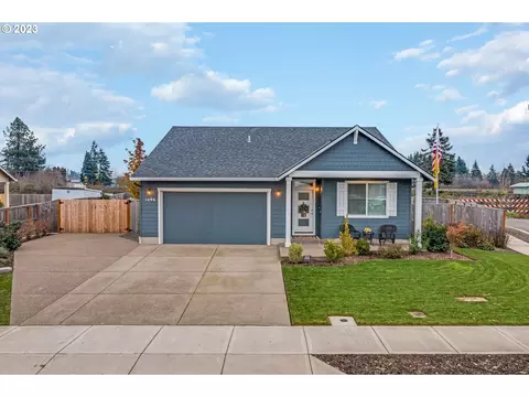 1496 Foxglove St, Woodburn, OR 97071