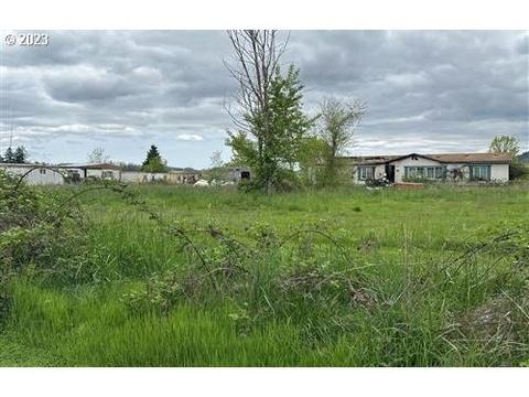 34087 Walnut Ln, Creswell, OR 97426