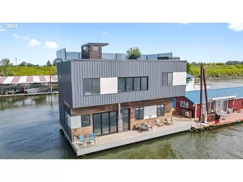 50990 Dike Rd #C-8, Scappoose, OR 97056
