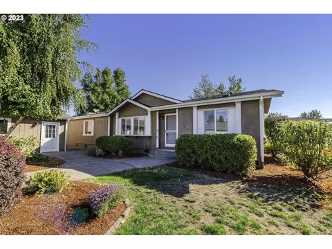 5355 Club Dr, Eugene, OR 97402