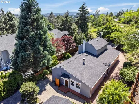 11695 SW Nicoli Pl, Portland, OR 97224