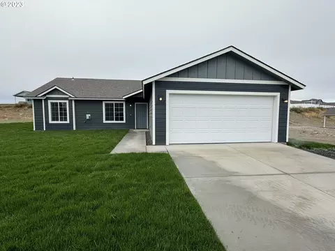 2564 Oriole St, Umatilla, OR 97882