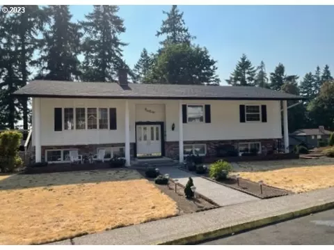 6666 Oakridge Dr, Gladstone, OR 97027