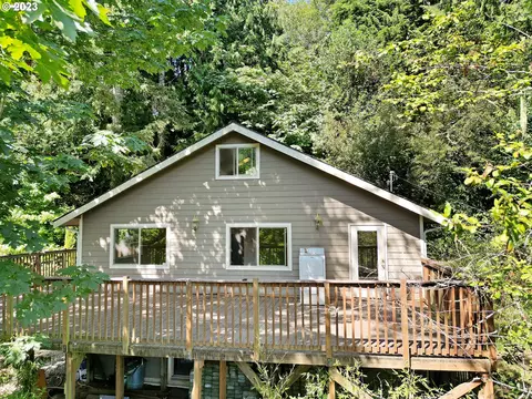 94053 Brush Ln, Coos Bay, OR 97420