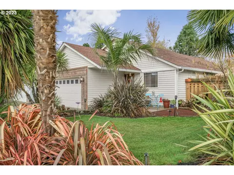 1027 Mt View Ln, Molalla, OR 97038